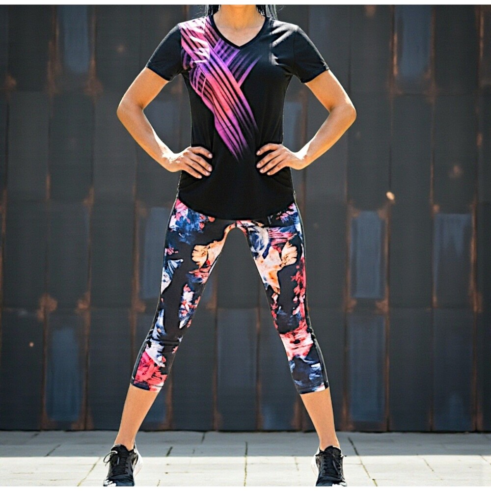Tek Gear DryTek Outfit V-neck Athletic Shirt & Capri-length Leggings